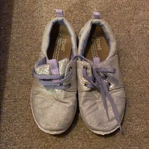 TOMS sneakers YOUTH size 3